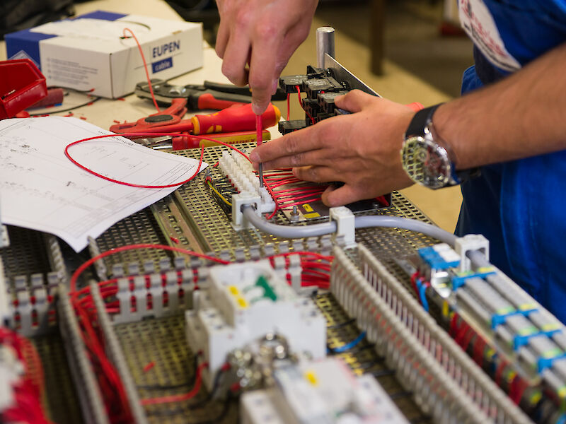 Automatisierungstechniker/in Service nach ZVEI - Abschlussprüfung