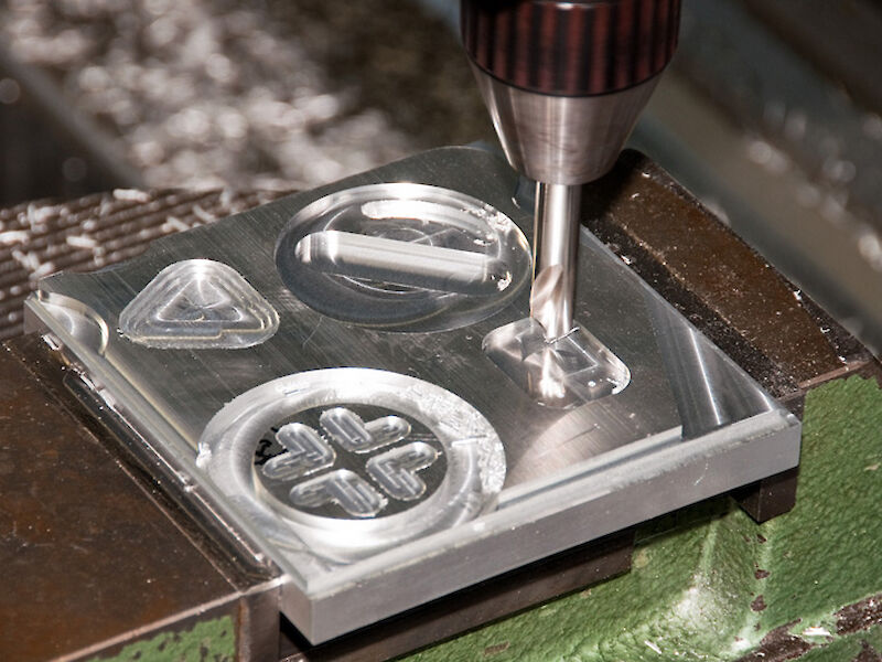 Bearbeitung an CNC Dreh-und Fräsmaschinen - Grundstufe